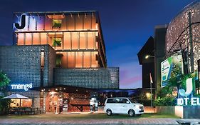 J Hotel Kuta  3*